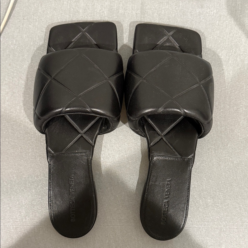 Bottega Veneta Black Quilted slippers